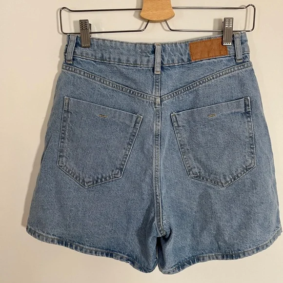 High Waist Mom Jean Shorts Relaxed Fit Size 4 Zara - Picture 2 of 6